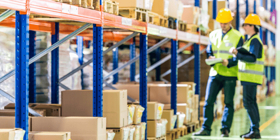 Warehouse-Employees-Image-Stock